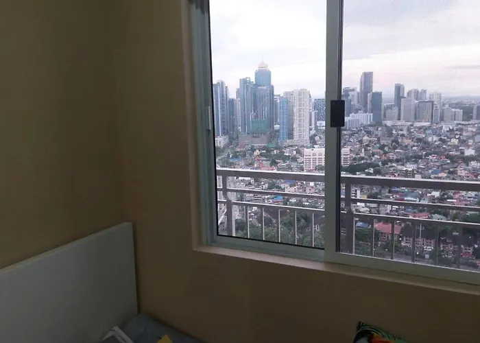 Affordable Whole 2 Bedroom High Floor Bgc *